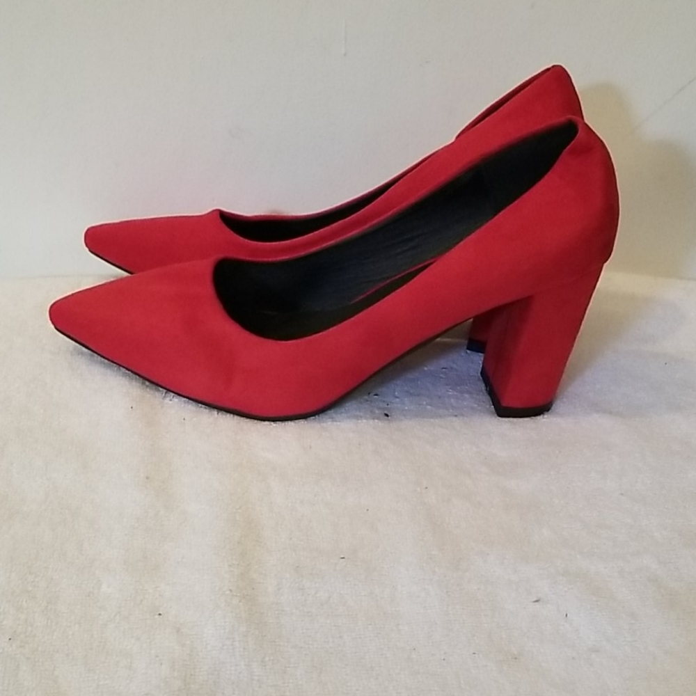 NEVER BEEN USED OR WORN BEFORE BEAUTIFUL FAUX LEAT
